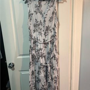 Floral Sleeveless Maxi Dress